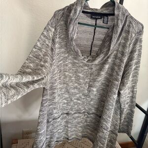 DKNY Black and White Knit Top